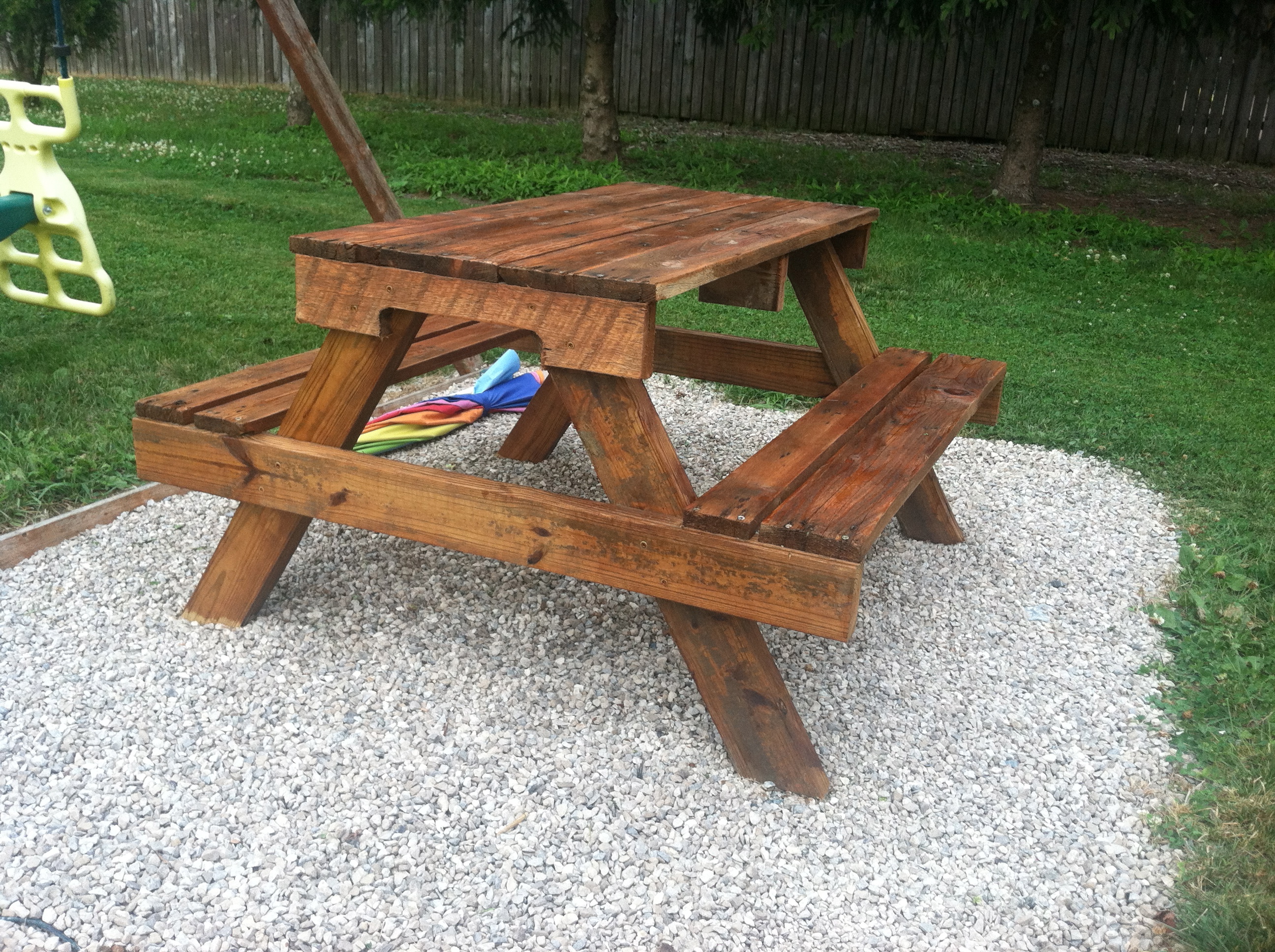 diy kids picnic table from pallet wood diy at needles